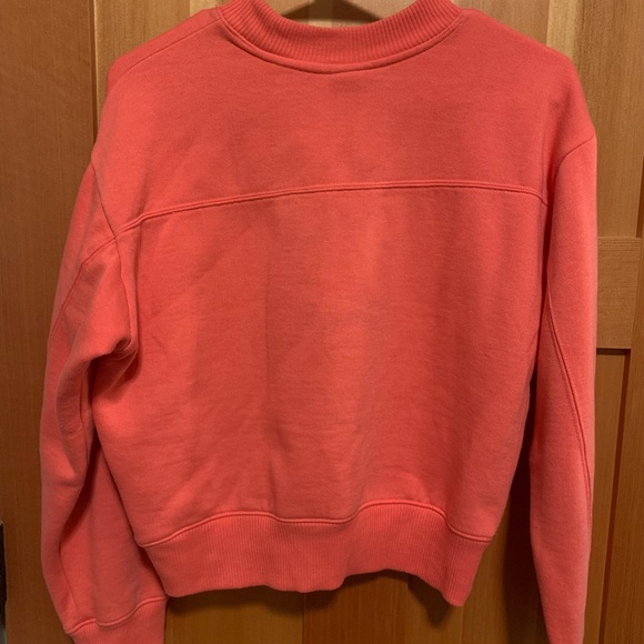 Target Crew Neck - Picture 2 of 3